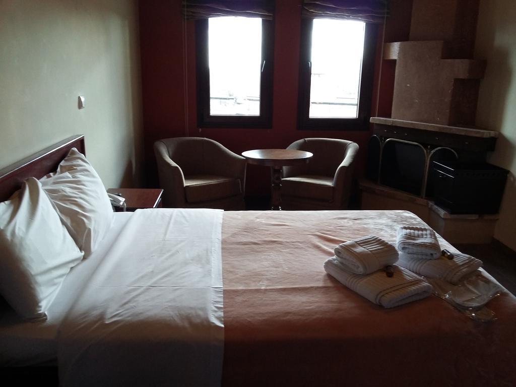 Voreas Hotel Káto Loutrákion Habitación foto